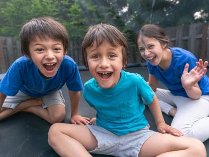 Spielende Kinder aus suchtbelasteten Familien - Drogenberatung L&ouml;rrach